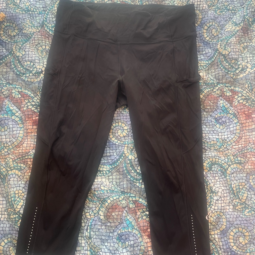 Size 12 Lululemon like new I’m pretty sure these are fast and free crop.